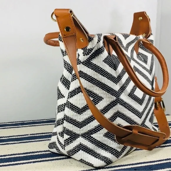 Tribe Alive Carry All - Picture 2 of 5